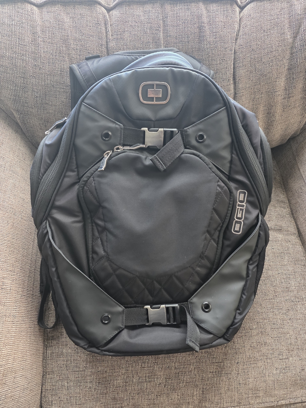 OGIO Black Men's Everyday Backpack with Front Buckle